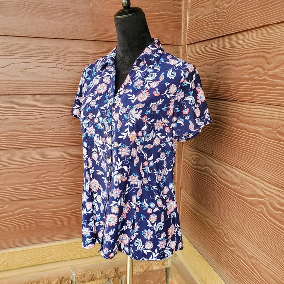 Dana Buchman Floral Short Sleeve Button Down Shirt Women's Size Medium NWOT - Picture 12 of 16